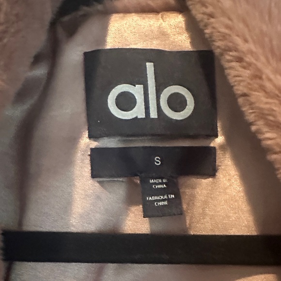 ALO Yoga Women's Oversized Faux Fur Trench - Picture 3 of 5